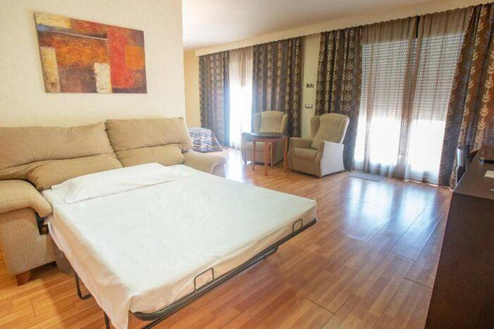 Sofa cama habitacion familiar hotel MD Calabahia